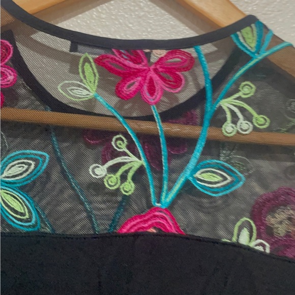 Kim & Cami Black Pink Embellished Short Sleeve Blouse - Picture 8 of 9